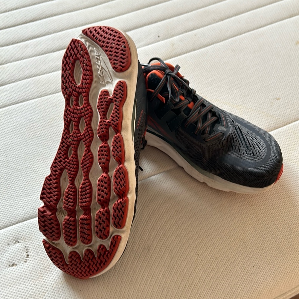 Altra Provision 6